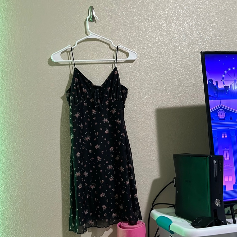 Black flower detail dress